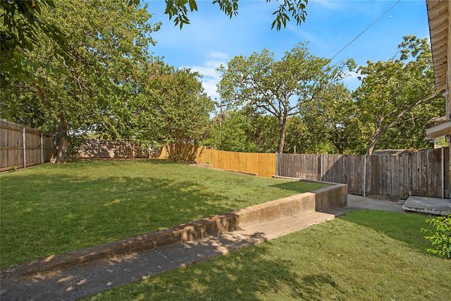 305 N Oak Cliff Boulevard, Dallas, TX 75208