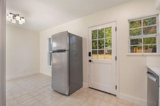 305 N Oak Cliff Boulevard, Dallas, TX 75208