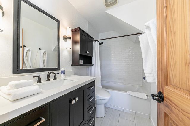 10050 SE River Street, Truckee, CA 96161