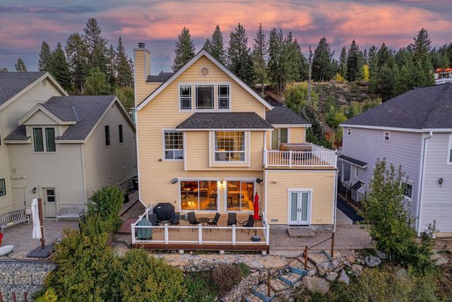 10050 SE River Street, Truckee, CA 96161