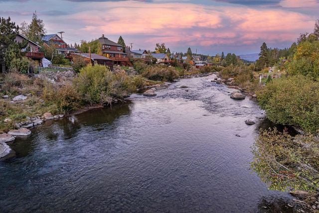 10050 SE River Street, Truckee, CA 96161