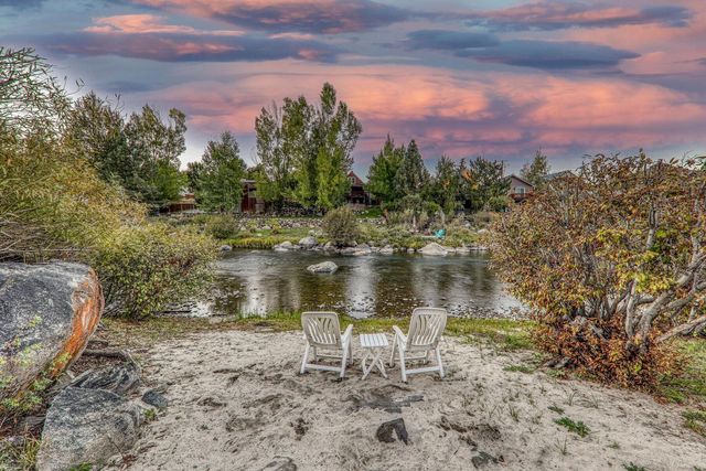 10050 SE River Street, Truckee, CA 96161