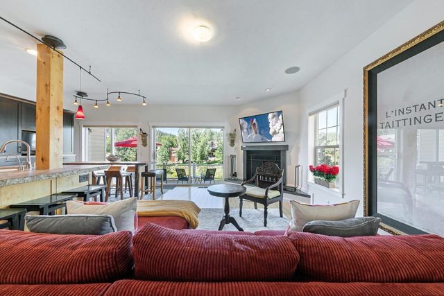 10050 SE River Street, Truckee, CA 96161