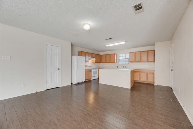 616 Jewelflower Drive, Desoto, TX 75112