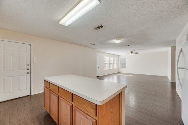 616 Jewelflower Drive, Desoto, TX 75112