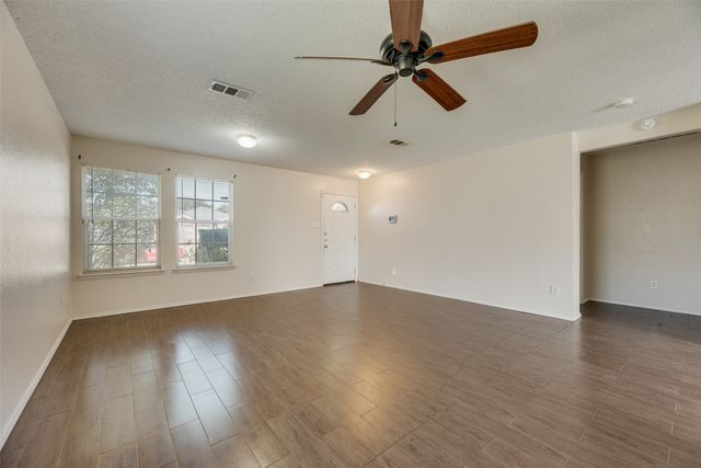 616 Jewelflower Drive, Desoto, TX 75112