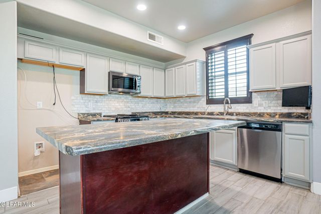 13292 Emerald Isle Street, El Paso, TX 79928