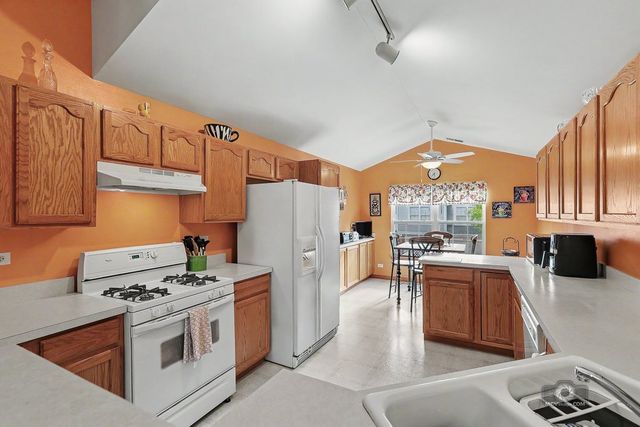 2258 Scott Lane 2258, Aurora, IL 60502