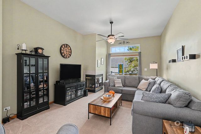 2258 Scott Lane 2258, Aurora, IL 60502