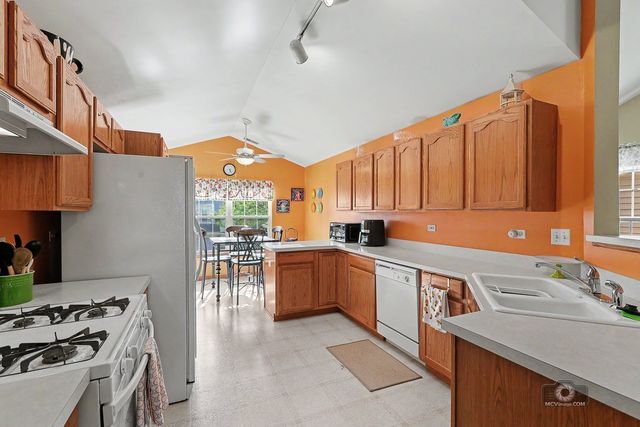 2258 Scott Lane 2258, Aurora, IL 60502