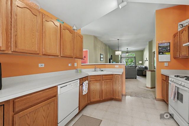 2258 Scott Lane 2258, Aurora, IL 60502