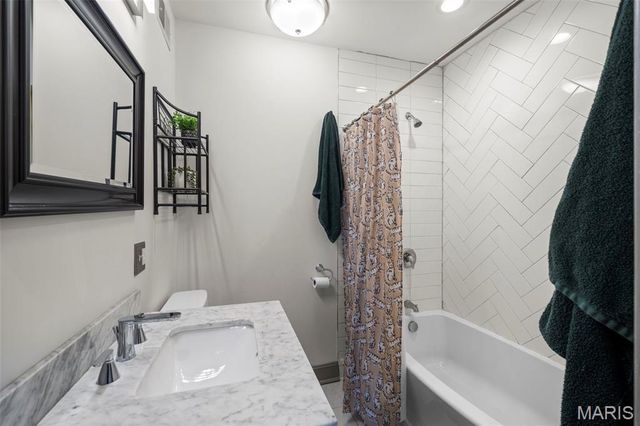 4455 Oakland Avenue, St Louis, MO 63110