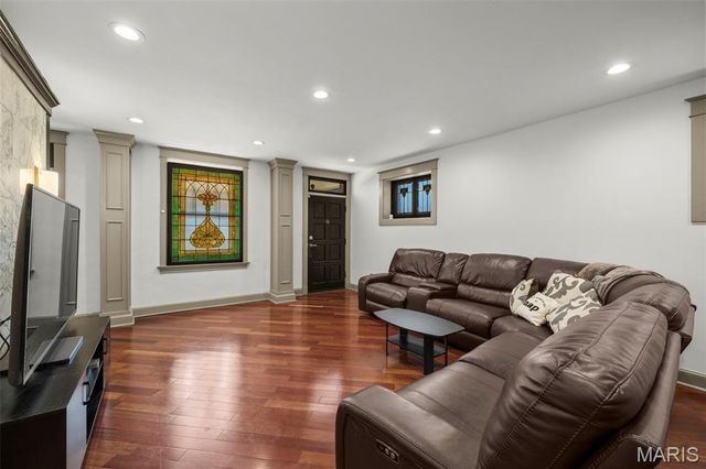 4455 Oakland Avenue, St Louis, MO 63110