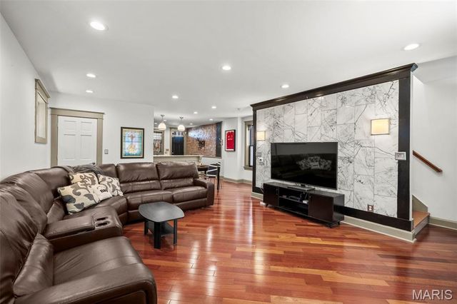 4455 Oakland Avenue, St Louis, MO 63110