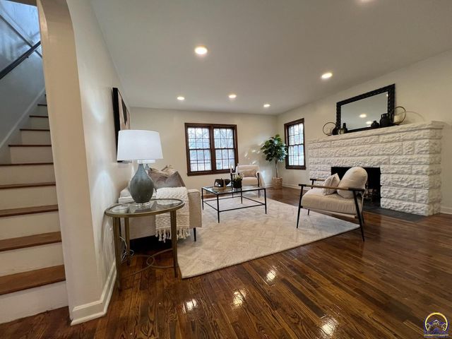 507 SW Gage Court Cir, Topeka, KS 66606