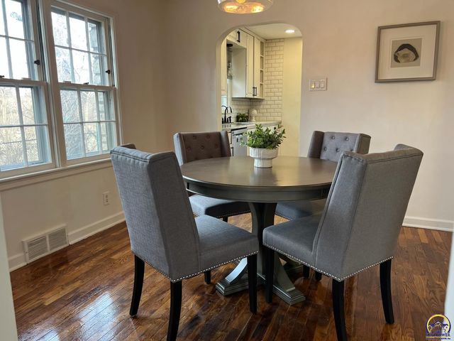 507 SW Gage Court Cir, Topeka, KS 66606