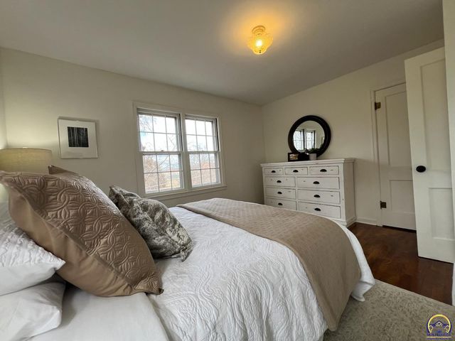 507 SW Gage Court Cir, Topeka, KS 66606