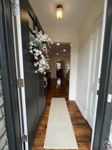 507 SW Gage Court Cir, Topeka, KS 66606