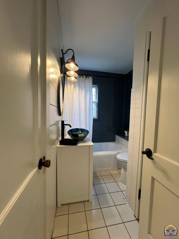 507 SW Gage Court Cir, Topeka, KS 66606