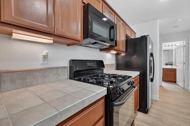 9648 Flame Tokay Way, Elk Grove, CA 95624