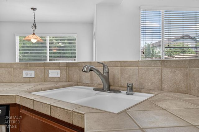 9648 Flame Tokay Way, Elk Grove, CA 95624