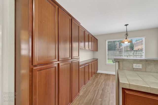 9648 Flame Tokay Way, Elk Grove, CA 95624