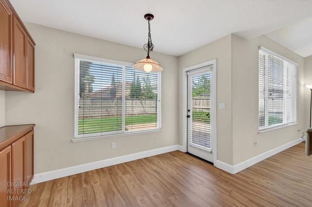 9648 Flame Tokay Way, Elk Grove, CA 95624