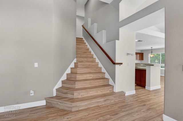 9648 Flame Tokay Way, Elk Grove, CA 95624