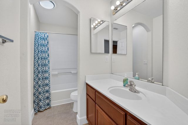 9648 Flame Tokay Way, Elk Grove, CA 95624