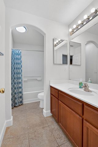 9648 Flame Tokay Way, Elk Grove, CA 95624