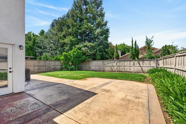 9648 Flame Tokay Way, Elk Grove, CA 95624