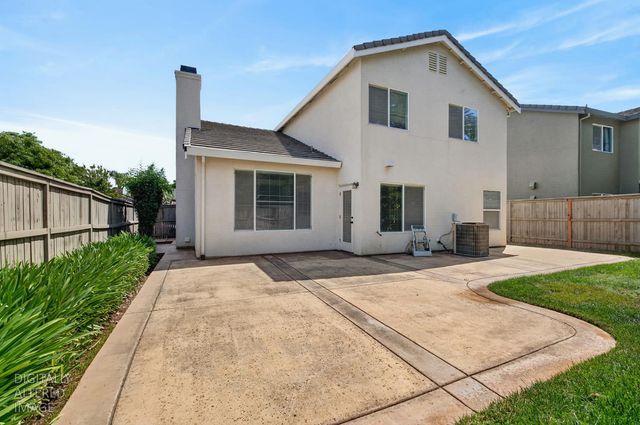 9648 Flame Tokay Way, Elk Grove, CA 95624