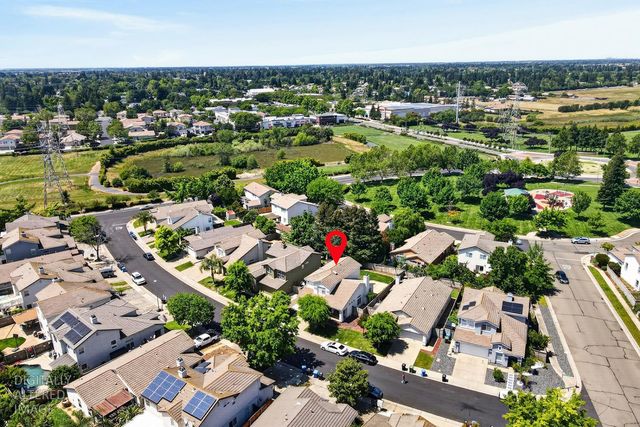 9648 Flame Tokay Way, Elk Grove, CA 95624