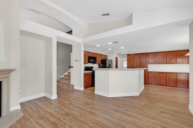 9648 Flame Tokay Way, Elk Grove, CA 95624