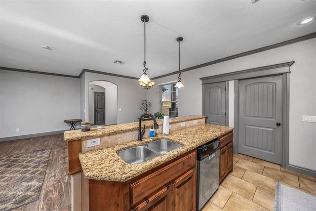 13654 NE Lafayette Dr, Elgin, OK 73538