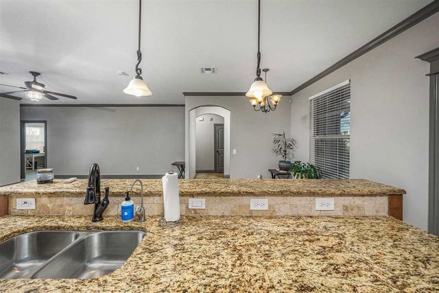 13654 NE Lafayette Dr, Elgin, OK 73538