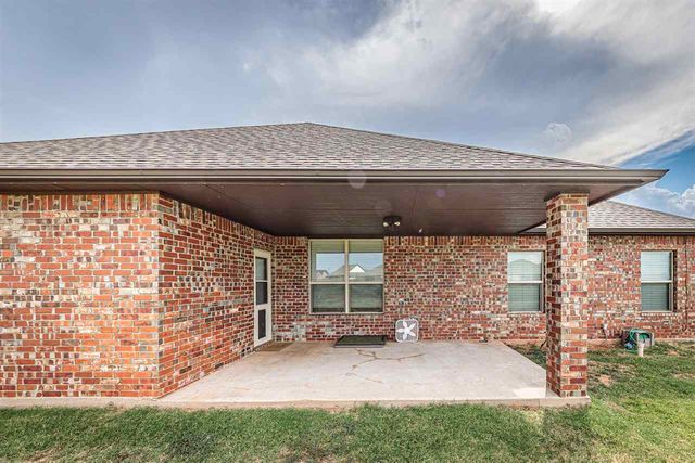13654 NE Lafayette Dr, Elgin, OK 73538