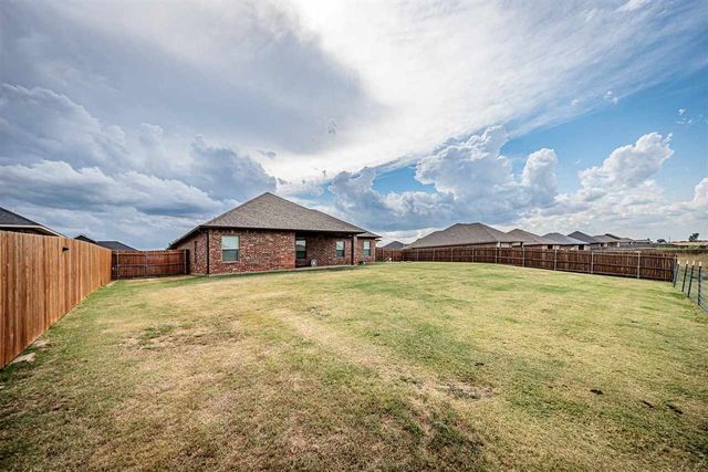 13654 NE Lafayette Dr, Elgin, OK 73538