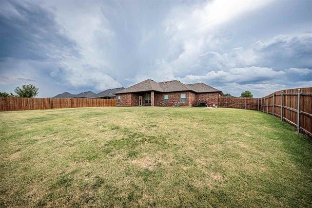13654 NE Lafayette Dr, Elgin, OK 73538