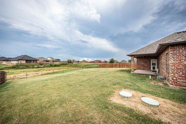 13654 NE Lafayette Dr, Elgin, OK 73538