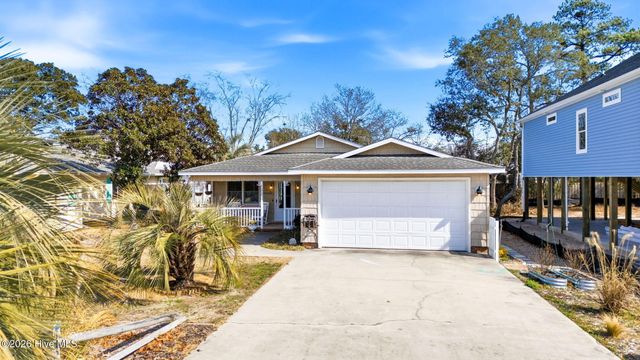 132 NE 32nd Street, Oak Island, NC 28465