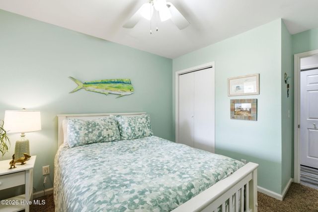 132 NE 32nd Street, Oak Island, NC 28465