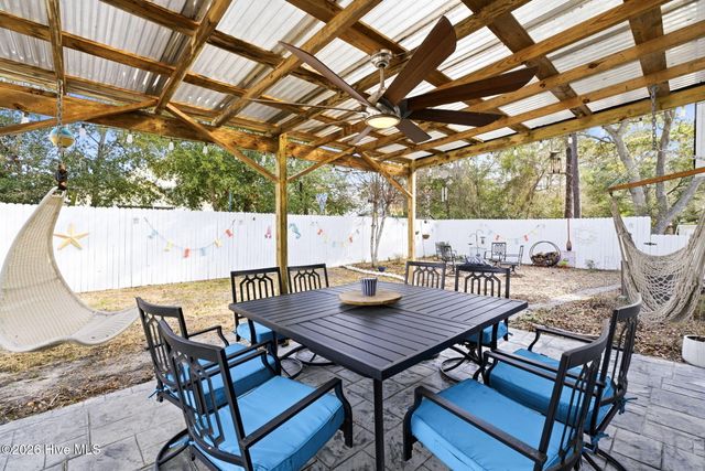 132 NE 32nd Street, Oak Island, NC 28465