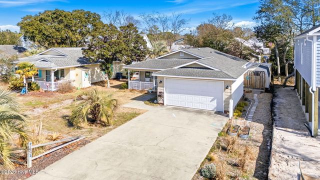 132 NE 32nd Street, Oak Island, NC 28465