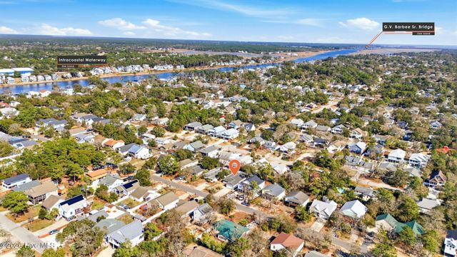 132 NE 32nd Street, Oak Island, NC 28465