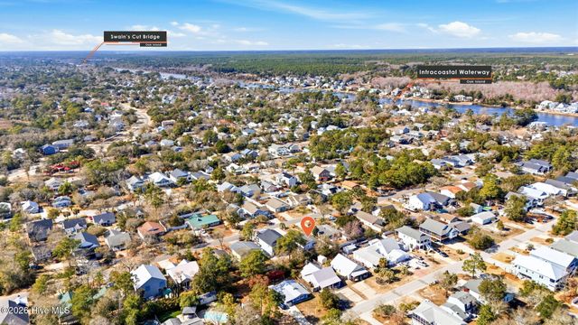 132 NE 32nd Street, Oak Island, NC 28465