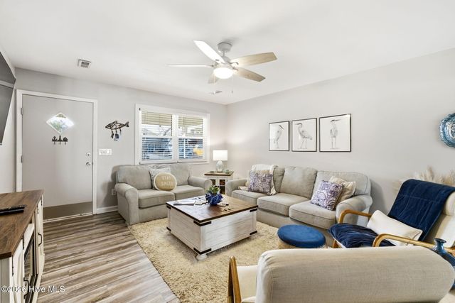 132 NE 32nd Street, Oak Island, NC 28465