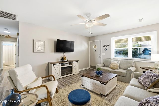 132 NE 32nd Street, Oak Island, NC 28465