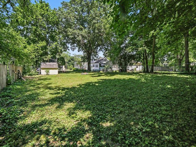 837 W Southern Avenue, Muskegon, MI 49441