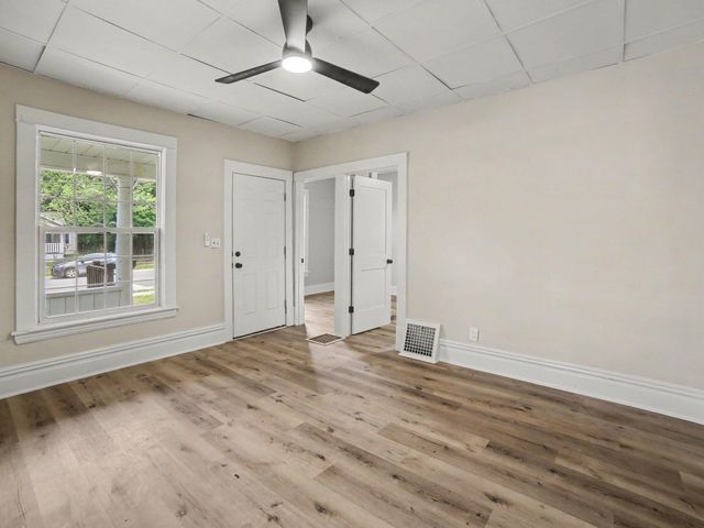 837 W Southern Avenue, Muskegon, MI 49441